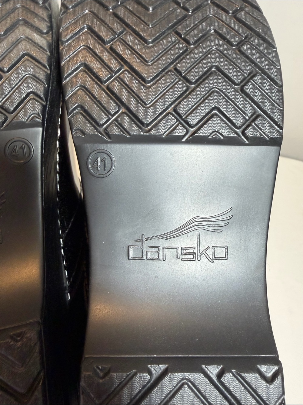 New Dansko professional black patent leather slip on clogs size 41 - Picture 10 of 11